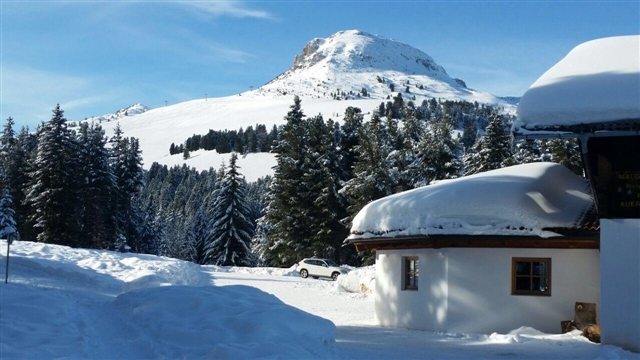 Bellissimi monti innevati.